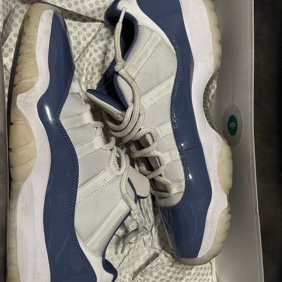Air Jordan 11 Retro Low (Light Blue) - Picture 2 of 3